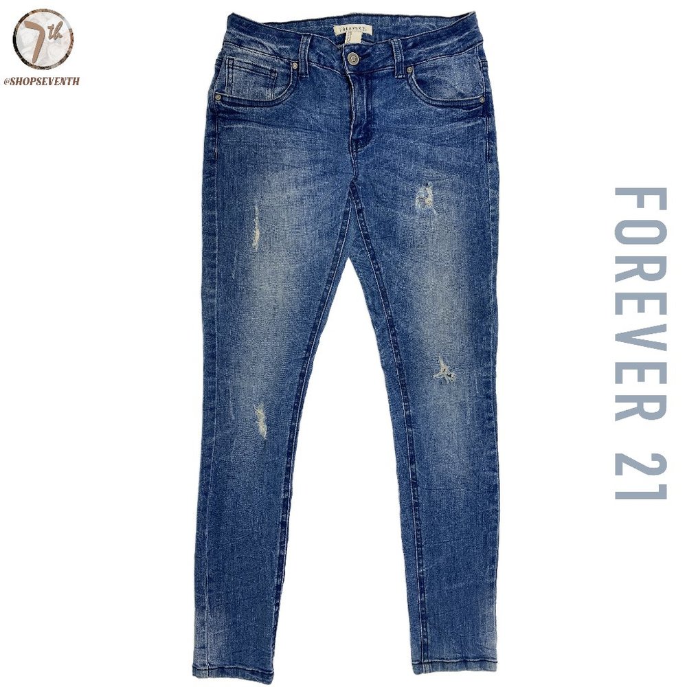 (40% OFF) Forever 21 Light Wash Denim Skinny Jeans Blue Distressed Bottoms